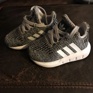 Size 4 adidas infant shoes